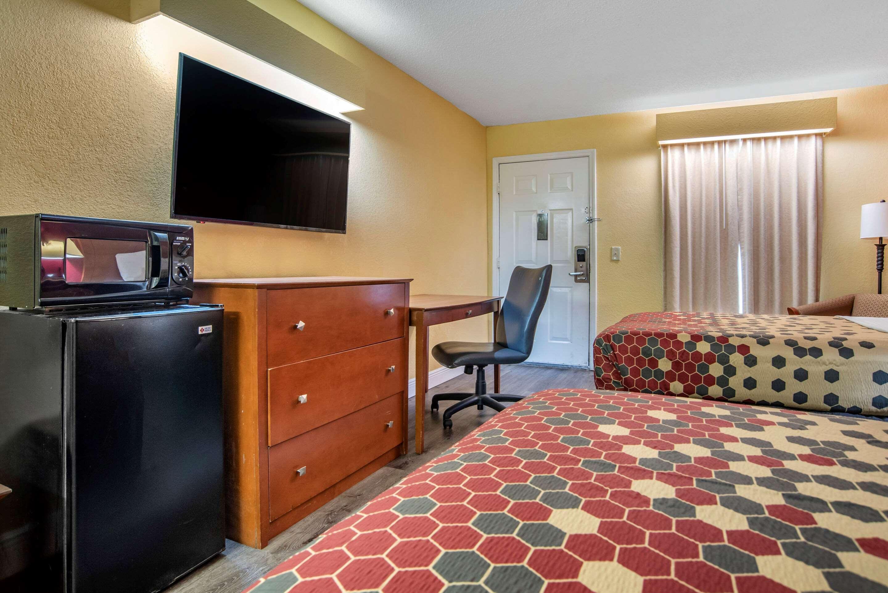 Econo Lodge Tupelo Exterior foto